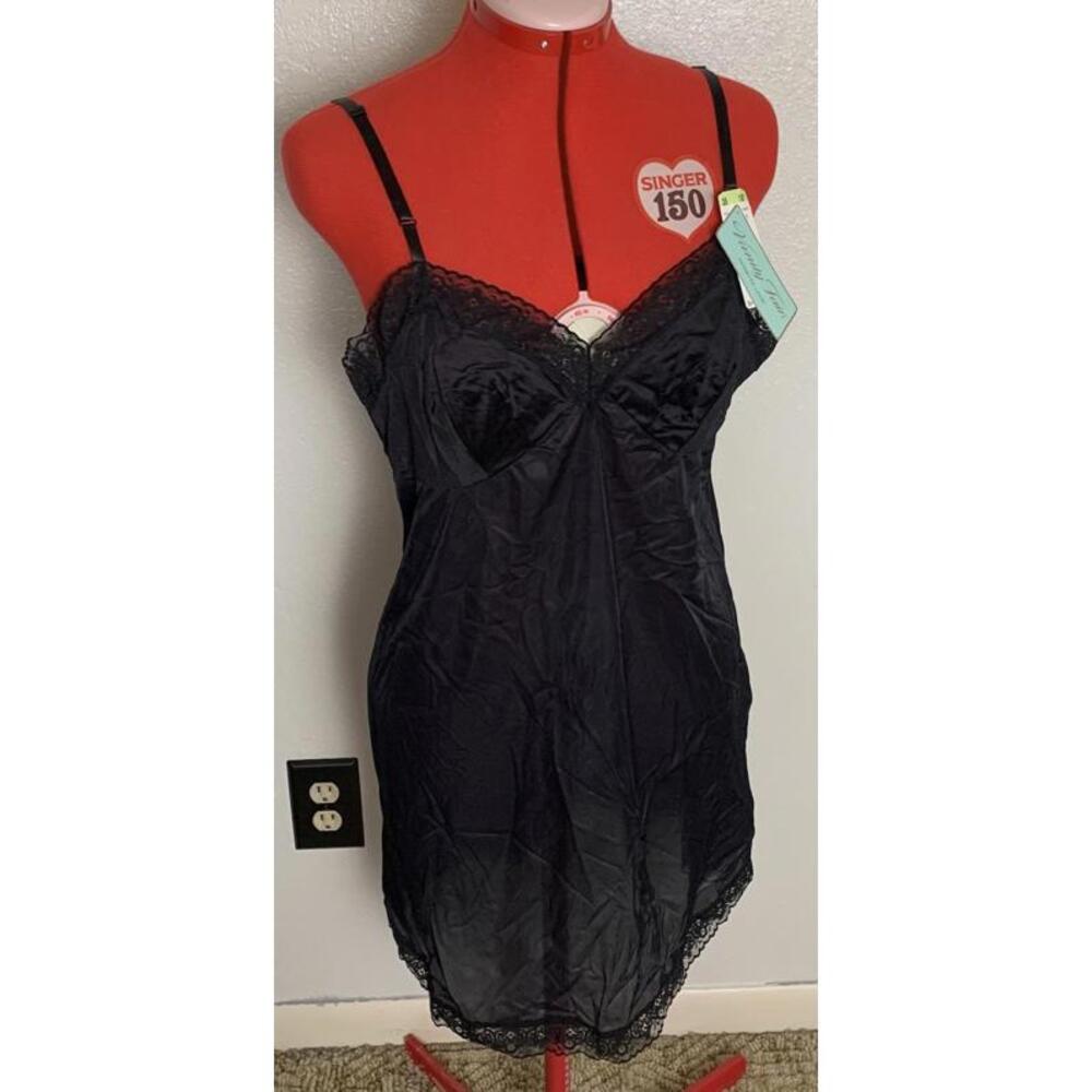 Vanity Fair Rosette Lace Full Slip Womens  Sz 38 Black 10103 New 18” Nylon